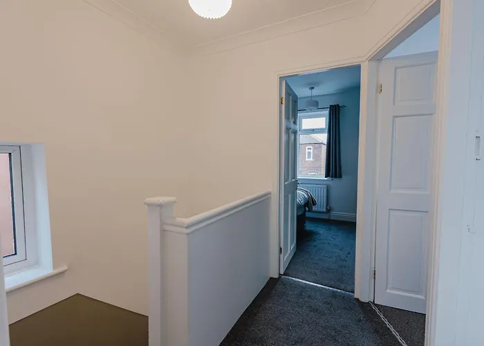 Grinkle アパート レッドカー